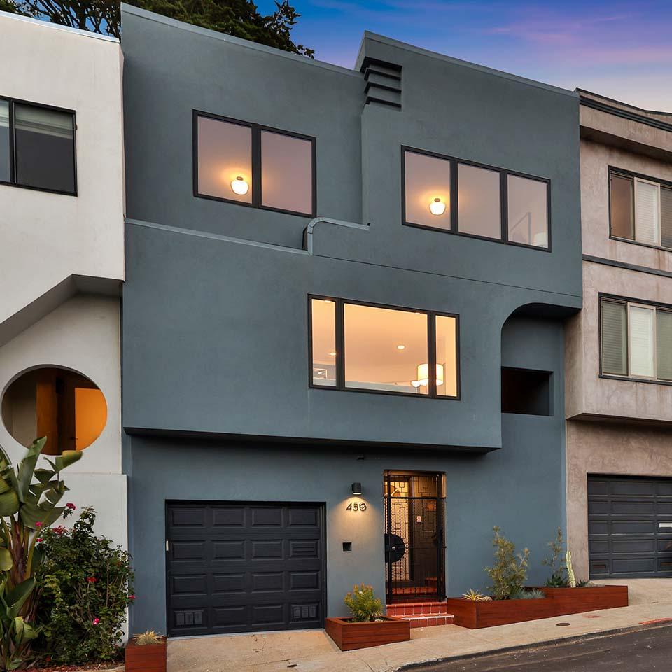 Grey-House-Facade View of a gray house in San Francisco