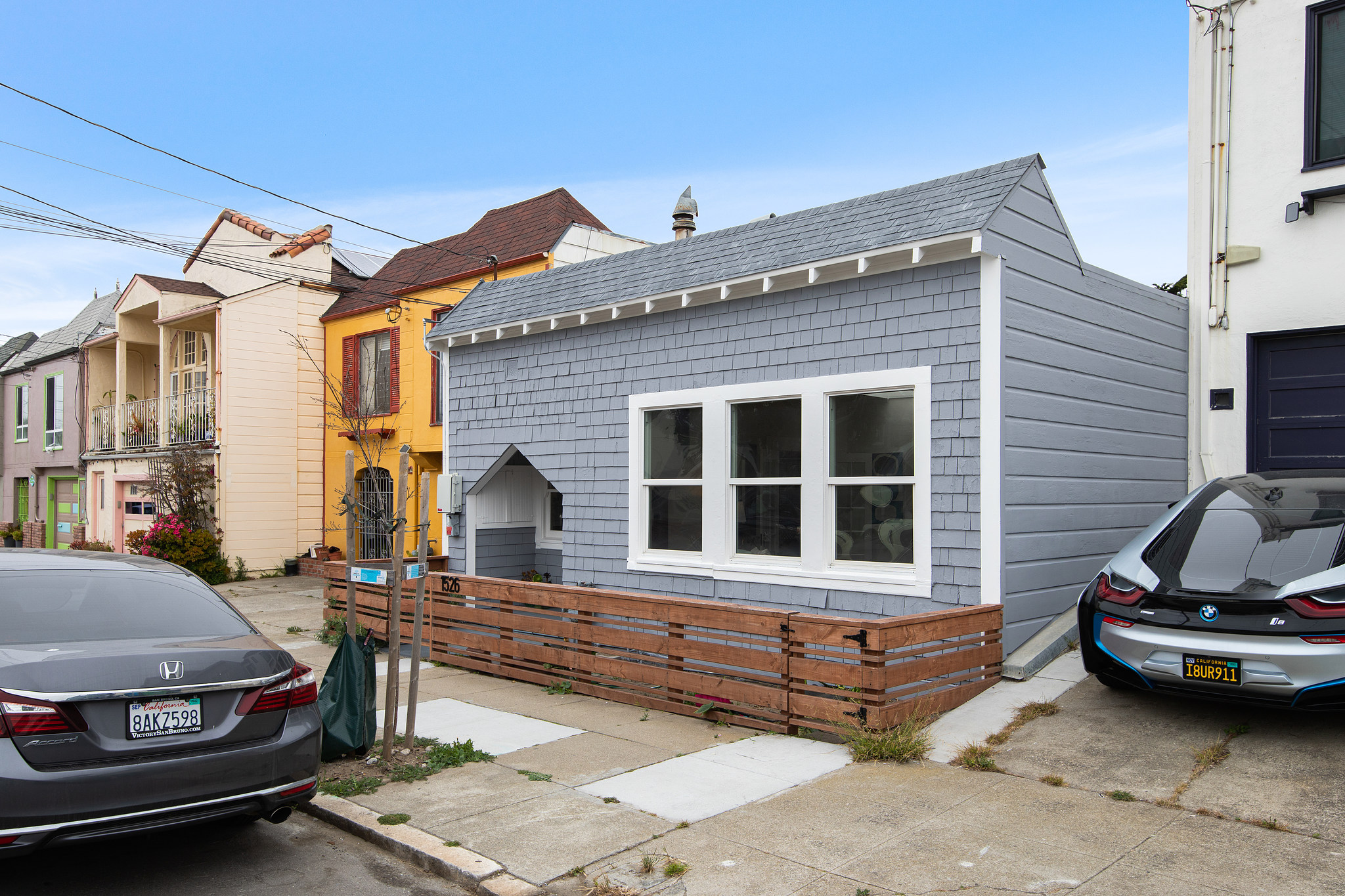 Front exterior view of 1526 45th Ave in San Francisco, CA