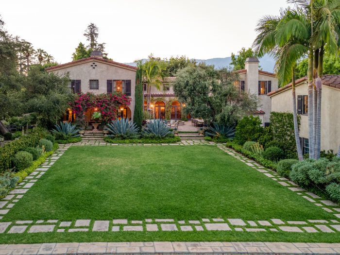 This Marston & Mayberry Italian Revival is quintessential Pasadena