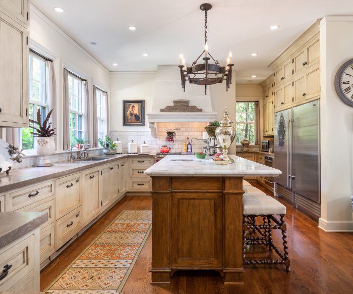 This Marston & Mayberry Italian Revival is quintessential Pasadena