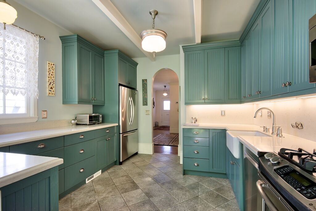 Another view of kitchen