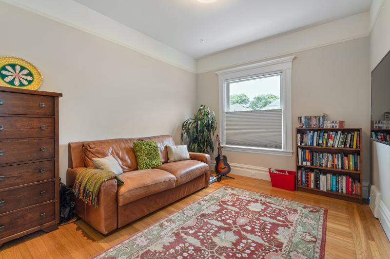 Sitting area or spare room at 1231 5th Avenue