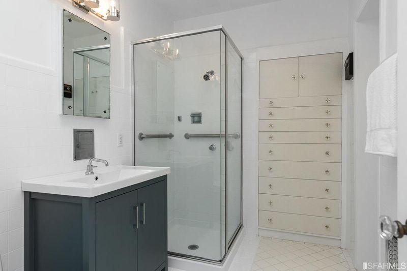 2832-union---upstairs-bath.jpeg #30
