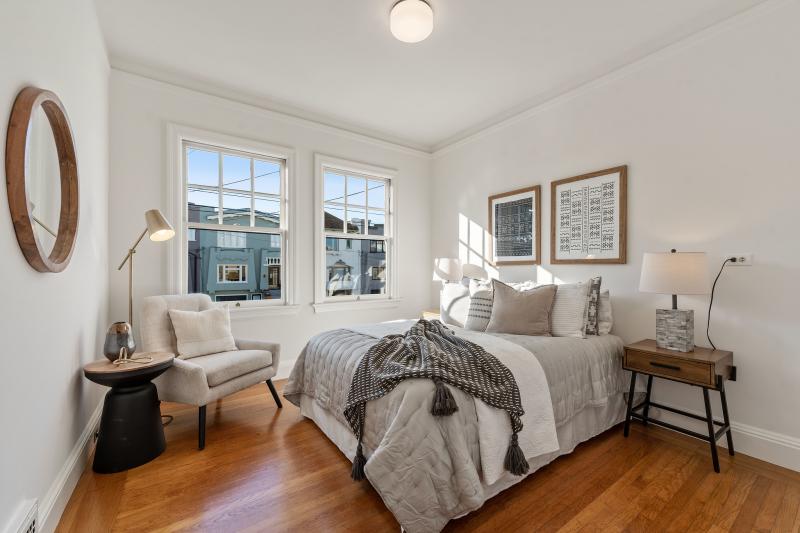 photo of street side bedroom