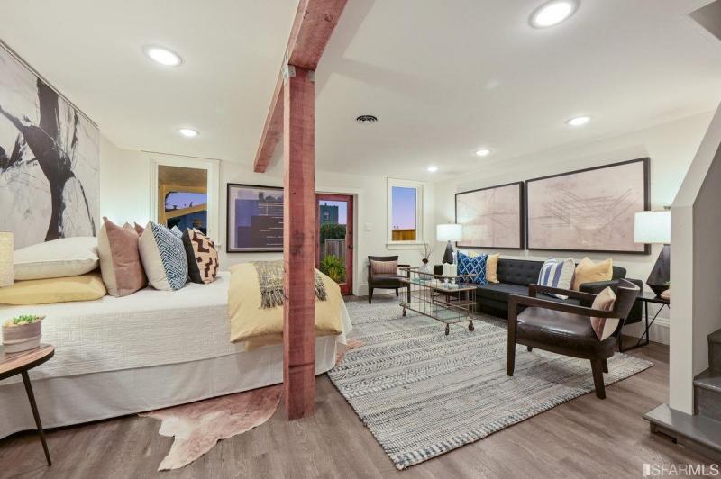 Secondary bedroom with it's own receiving area