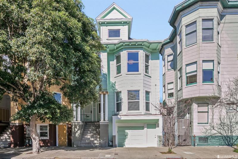 Exterior view of 426-428 Hugo Street