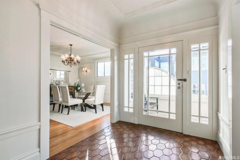 shannon-hughes-1031-balboa-sf-foyer.jpg #3