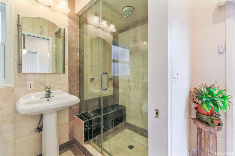shannon-hughes-876-43rd-ave-sf-bathroom.jpg #8