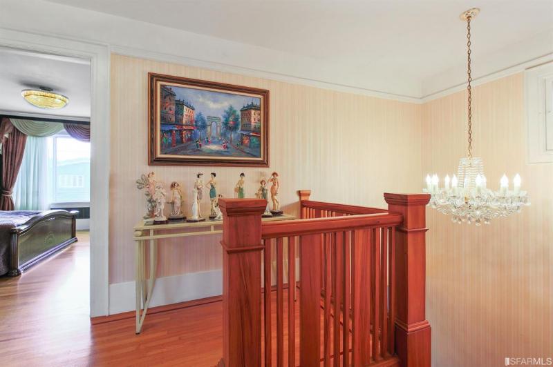 shannon-hughes-876-43rd-ave-sf-hallway.jpg #5