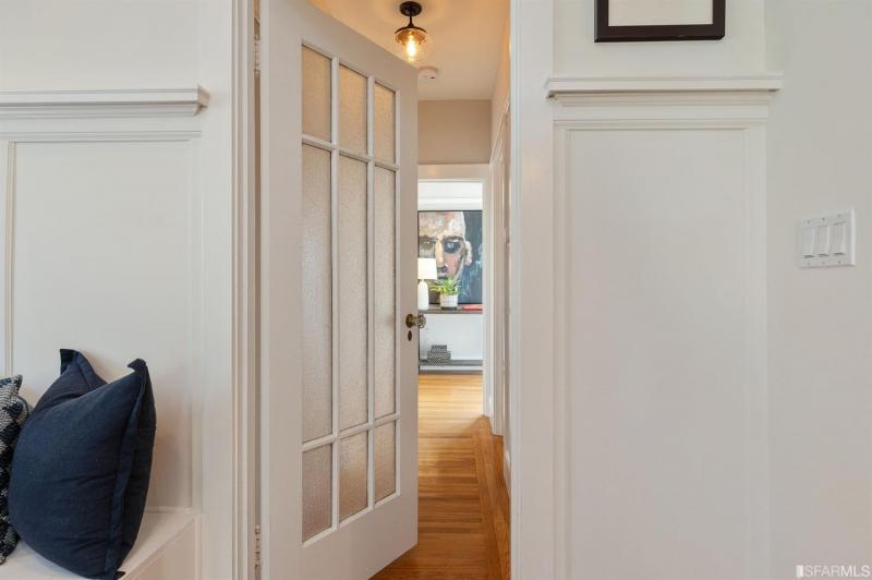 shannon-hughes-876-43rd-ave-sf-hallway.jpg #20