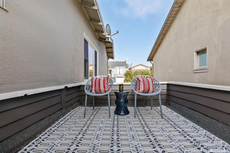shannon-hughes-876-43rd-ave-sf-roof.jpg #40