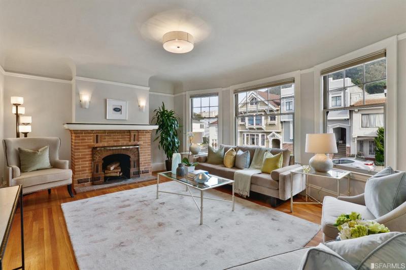 shannon-hughes-1517-6th-avenue-livingroom.jpg #8