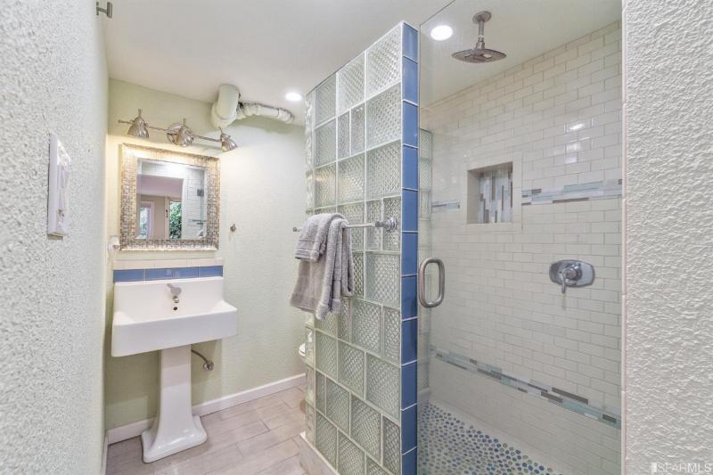 shannon-hughes-2315-lawton-sf-bathroom3.jpg #8
