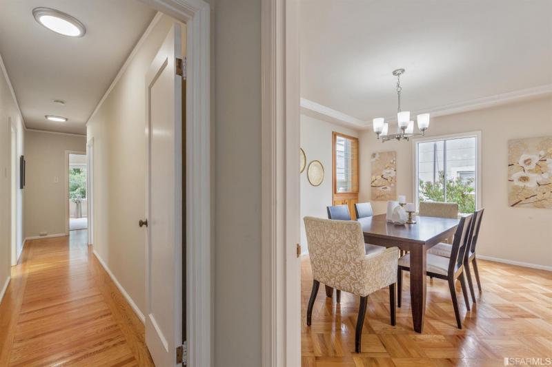 shannon-hughes-2315-lawton-sf-hallway.jpg #20