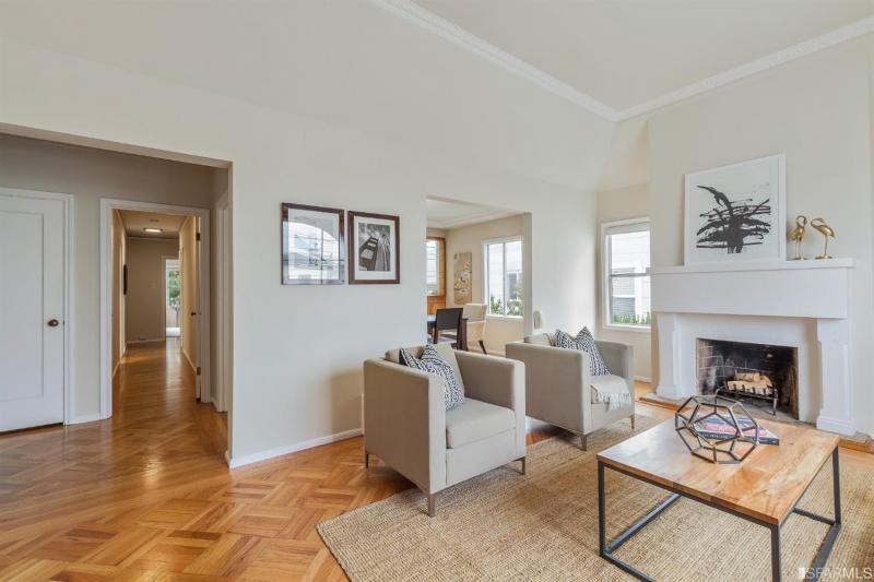 shannon-hughes-2315-lawton-sf-livingroom.jpg #31