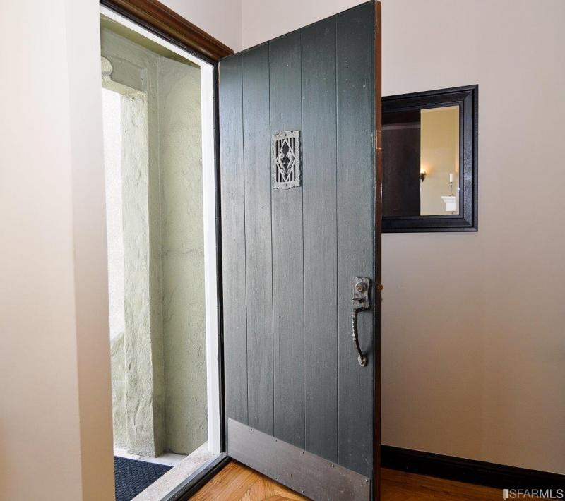 shannon-hughes-2621-24th-sf-front-door.jpg #6