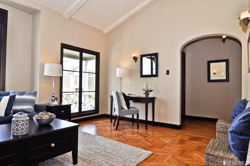 shannon-hughes-2621-24th-sf-livingroom2.jpg #12