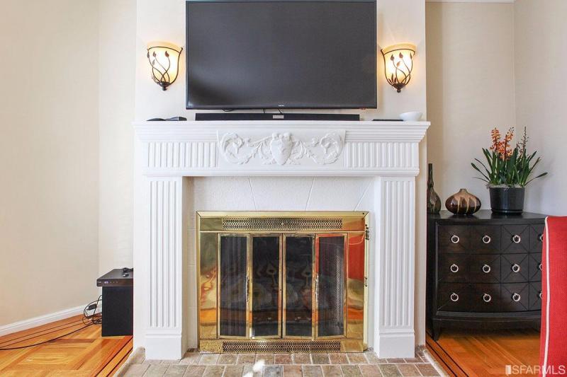 shannon-hughes-1462-32nd-sf-fireplace.jpg #8